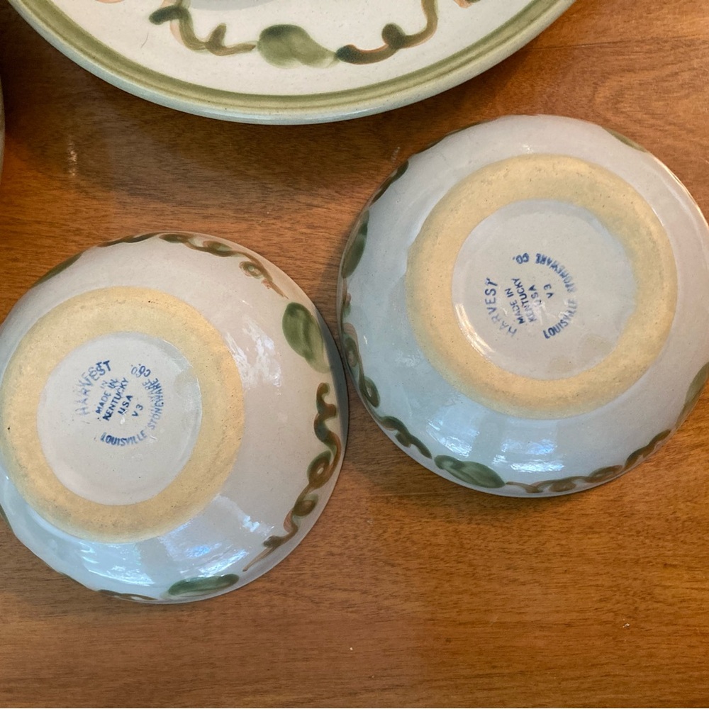 Matching bowls, Harvest pattern from Louisville Stoneware - Picture 3 of 4